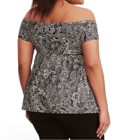 NWT Torrid Black Paisley Off Shoulder Babydoll Top Blouse Size 0 - Picture 2 of 7